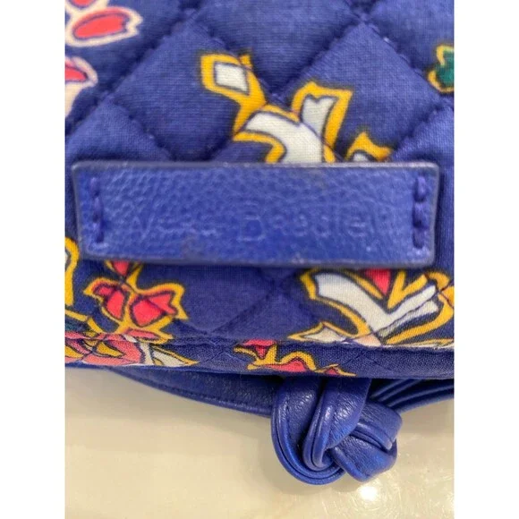 Vera Bradley Crossbody Bag Blue Floral Purse Outside Pocket 3 Credit Card Slots - Picture 2 of 12